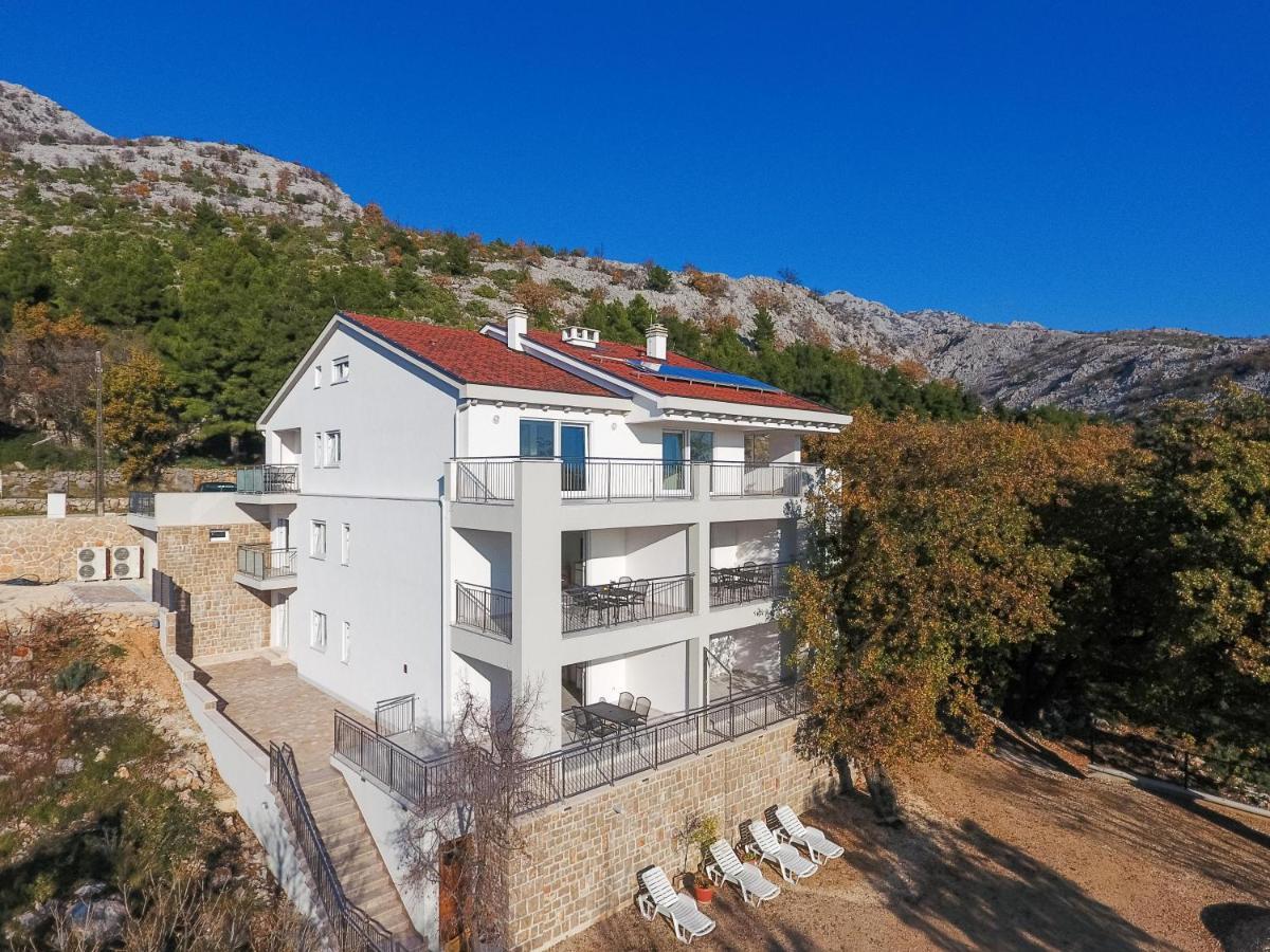Apartmani Villa Paulo スタリグラード エクステリア 写真