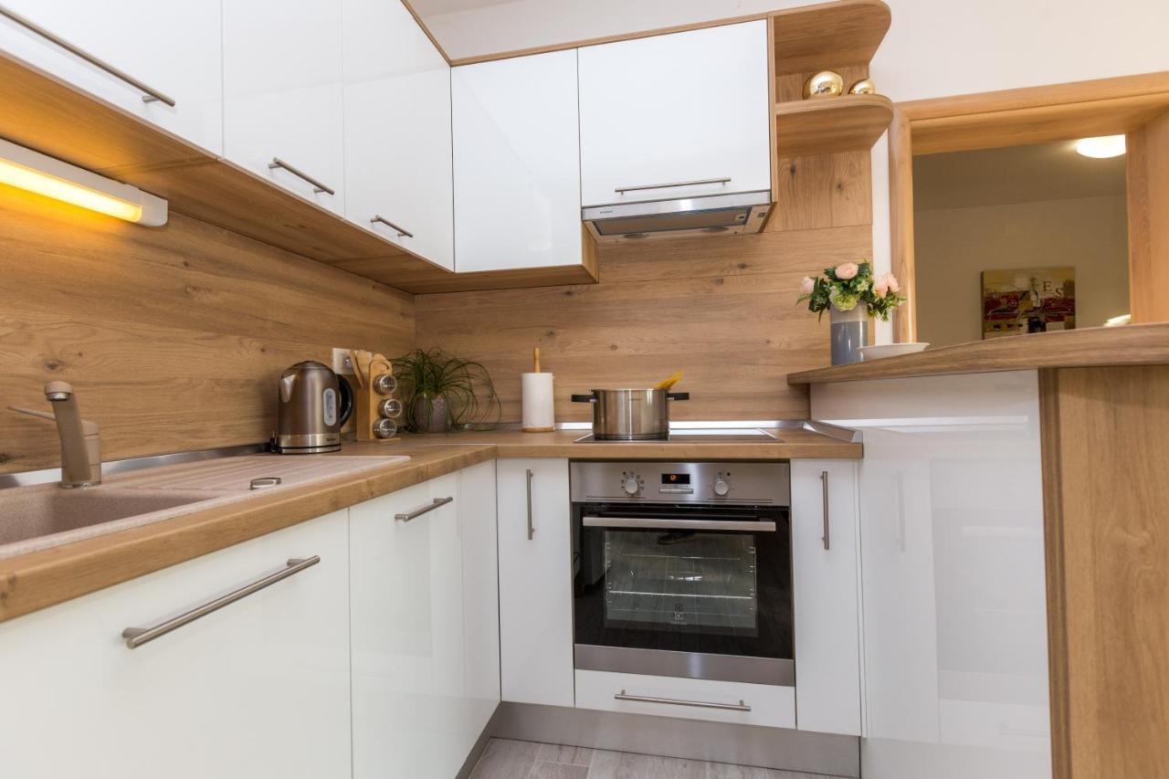 Apartmani Villa Paulo スタリグラード エクステリア 写真
