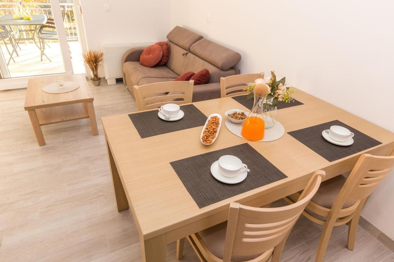 Apartmani Villa Paulo スタリグラード エクステリア 写真