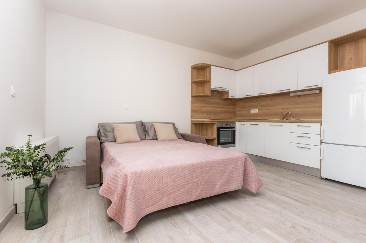 Apartmani Villa Paulo スタリグラード エクステリア 写真