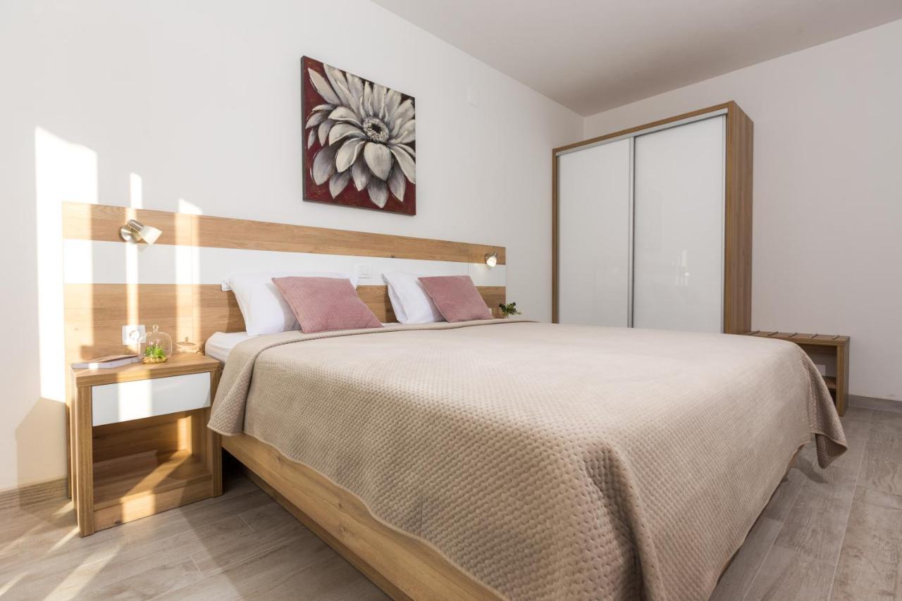 Apartmani Villa Paulo スタリグラード エクステリア 写真