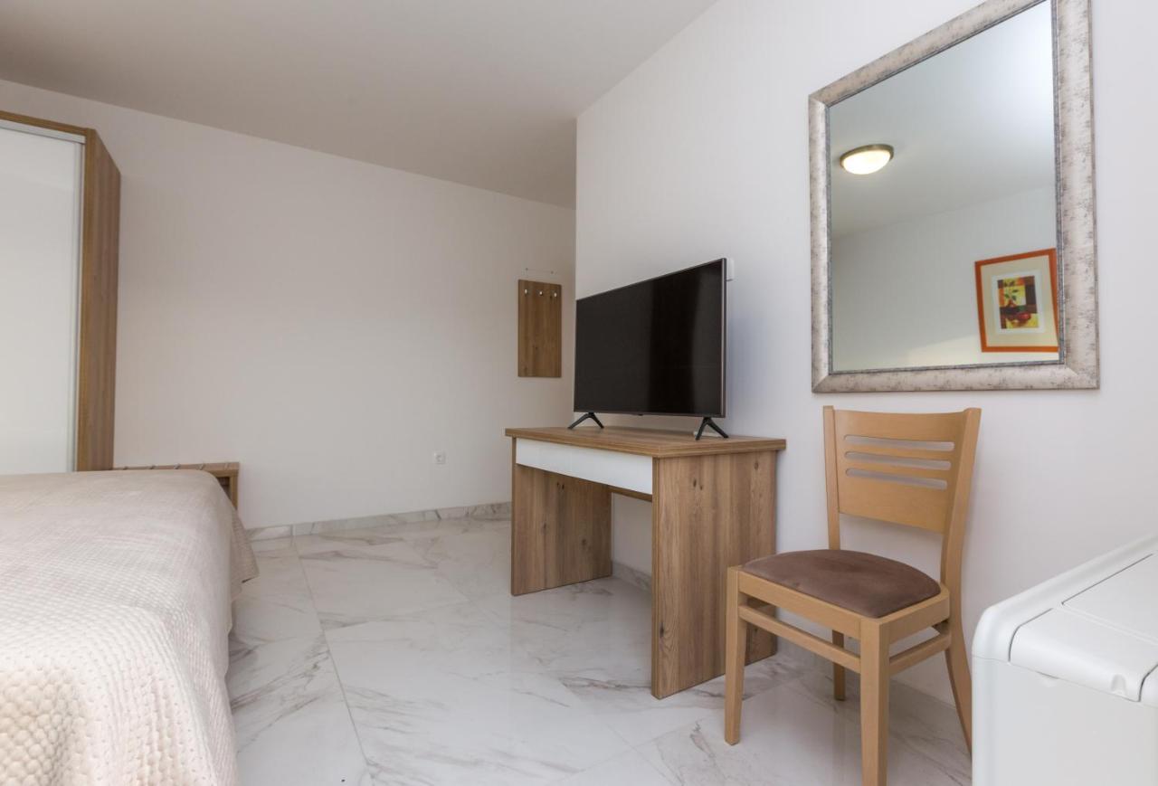 Apartmani Villa Paulo スタリグラード エクステリア 写真