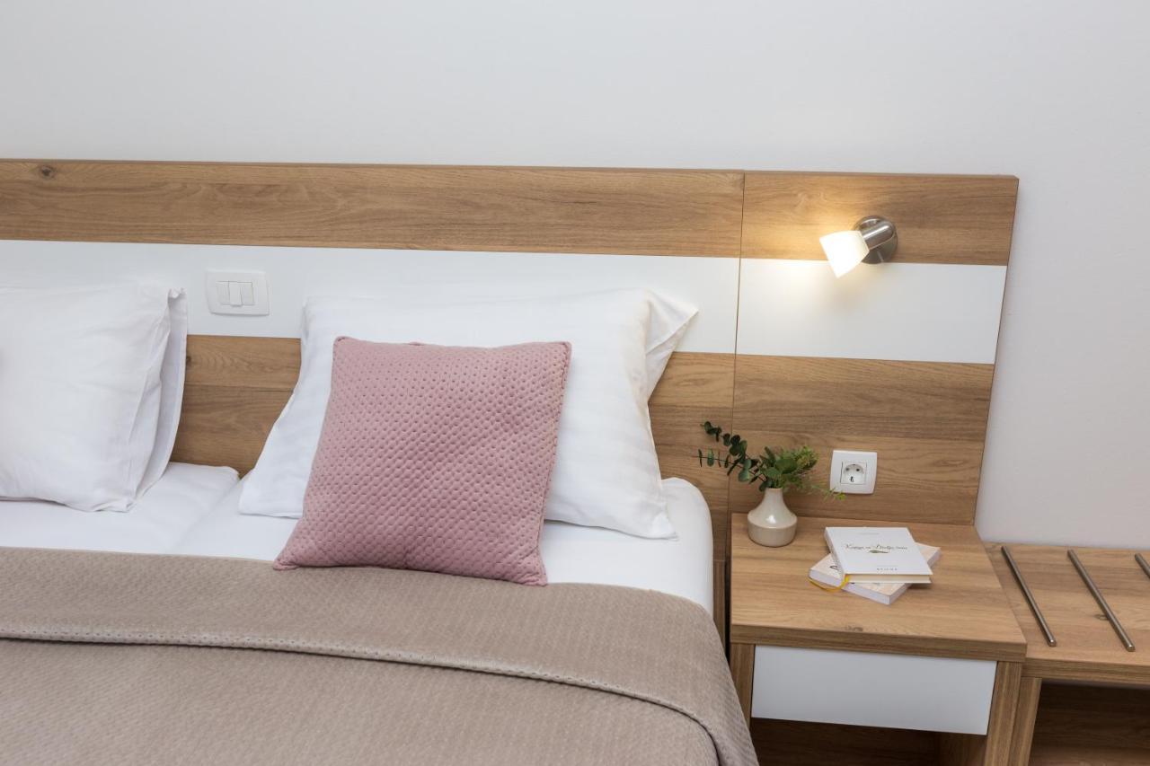Apartmani Villa Paulo スタリグラード エクステリア 写真