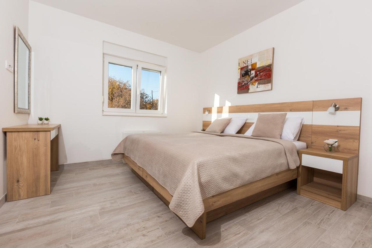 Apartmani Villa Paulo スタリグラード エクステリア 写真