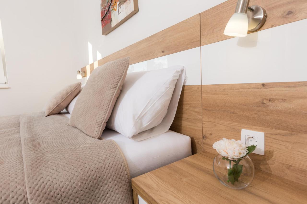 Apartmani Villa Paulo スタリグラード エクステリア 写真
