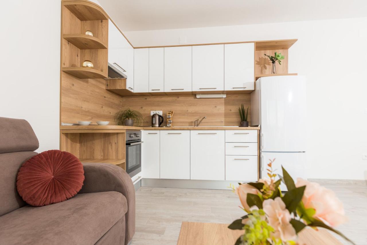 Apartmani Villa Paulo スタリグラード エクステリア 写真