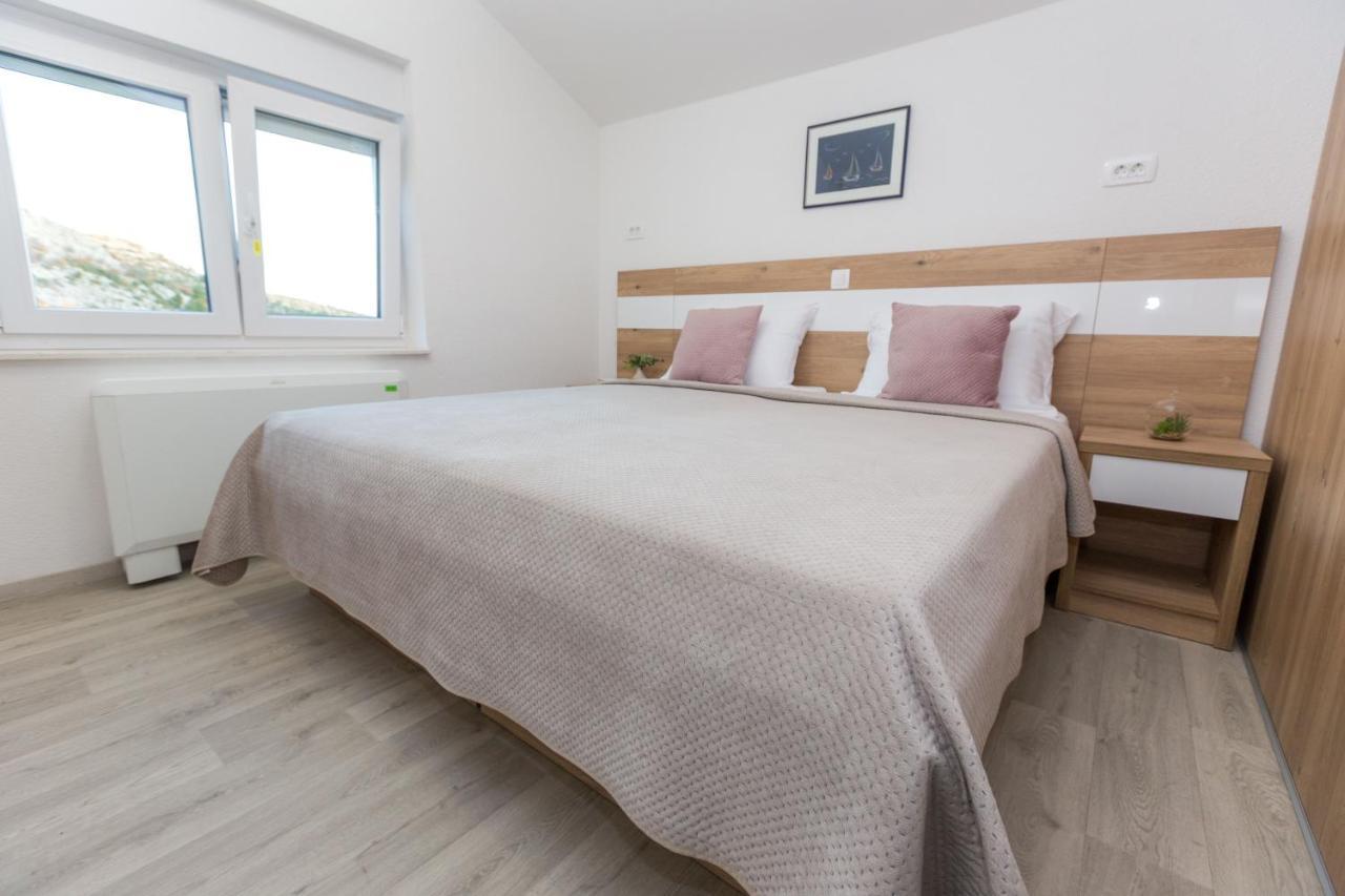 Apartmani Villa Paulo スタリグラード エクステリア 写真