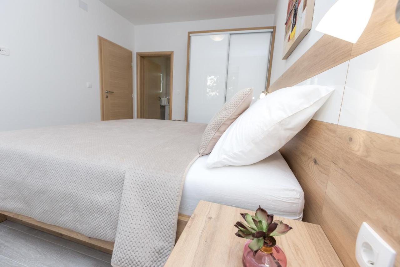 Apartmani Villa Paulo スタリグラード エクステリア 写真