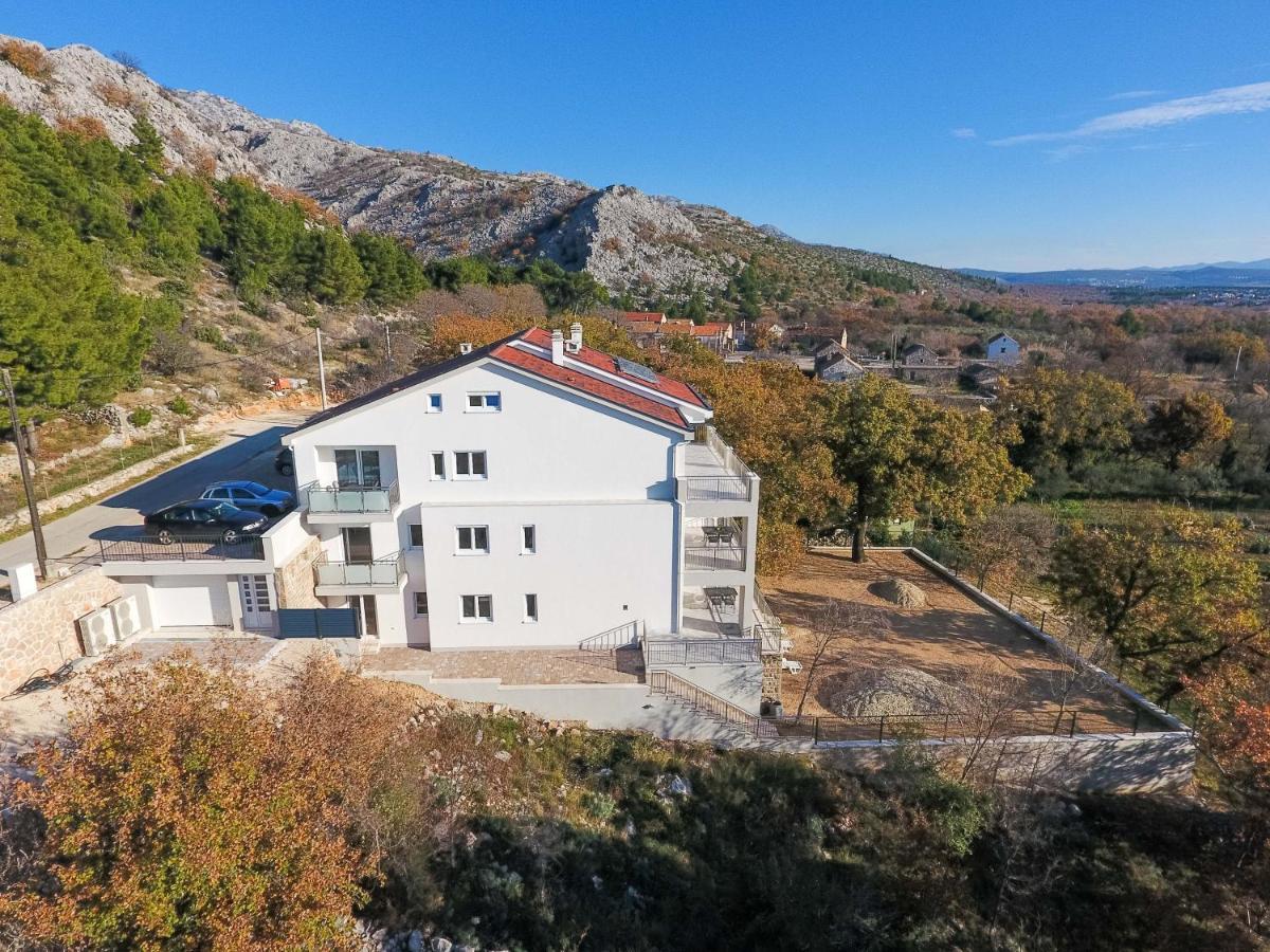 Apartmani Villa Paulo スタリグラード エクステリア 写真