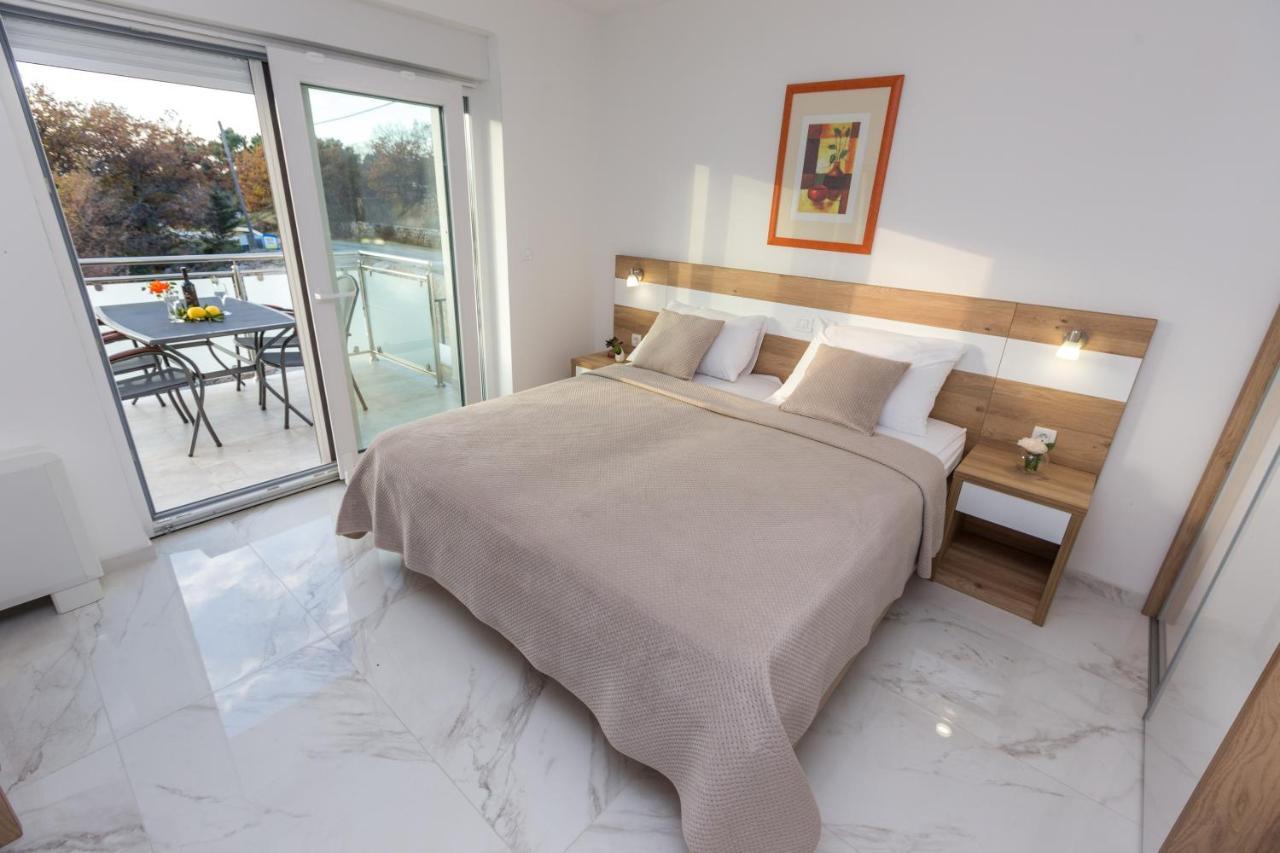 Apartmani Villa Paulo スタリグラード エクステリア 写真